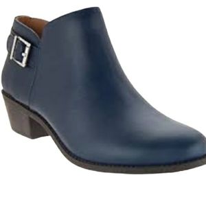 Vionic Millie blue leather ankle boots
